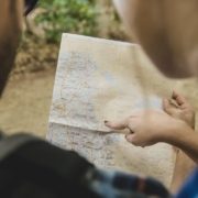 Perbedaan Koordinat Geografik dan UTM Perbedaan Koordinat Geografik dan UTM