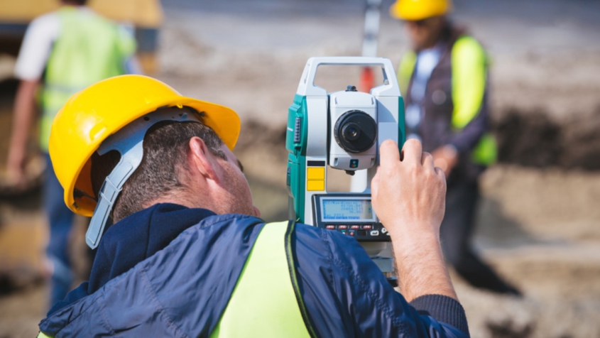 Bagian-Bagian Total Station, Fungsinya dalam Survey Lapangan