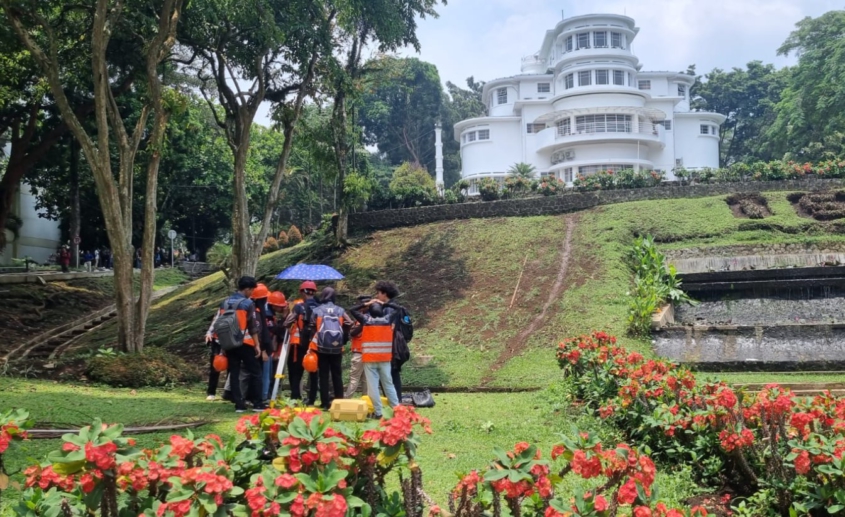 Survei Pemetaan dan Informasi Geografis UPI